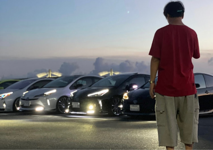 プリウスのGJ-R・川遊び・ホワイトレター・グッジョブレーシングに関するカスタム事例の投稿画像3枚目