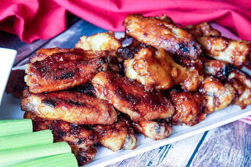 A plate of Daytona Hot Wings.