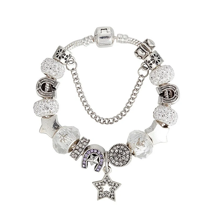 Bracelet DIY avec pendentif étoile en diamant en alliage et perles. Fabriquez votre propre bijou facilement et avec style.