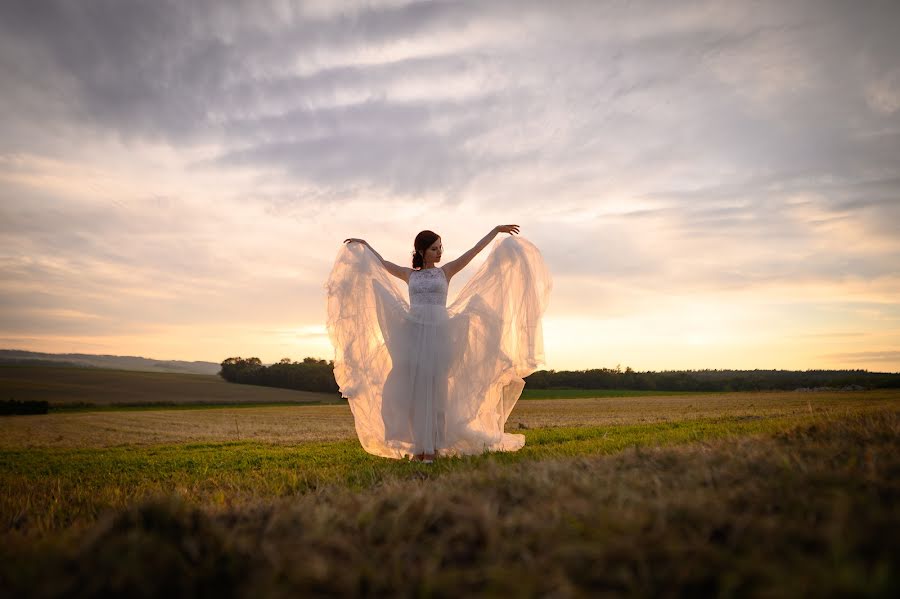 Svatební fotograf Lucie Jiroušková (luciejirouskova). Fotografie z 14.října 2022