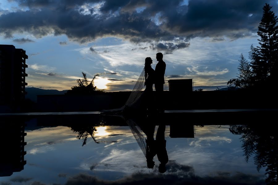 Wedding photographer Oscar Echeverri (oscarecheverri). Photo of 7 October 2021