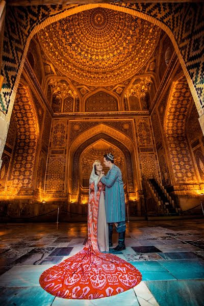 Fotógrafo de casamento Dzhasur Negmatov (jnartphoto1989). Foto de 25 de julho 2017