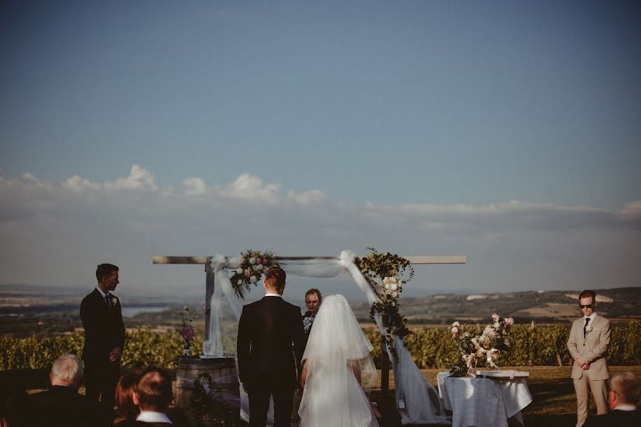 Fotógrafo de casamento Dániel Németh (room8photography). Foto de 3 de março 2019