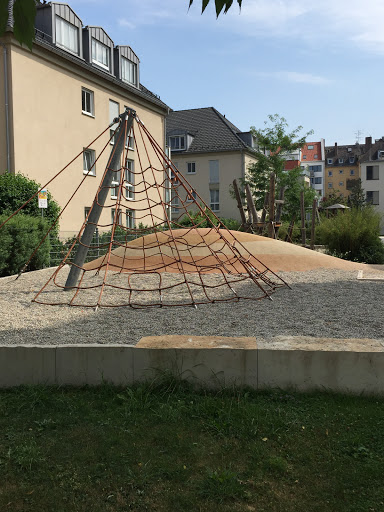 Klein Spielplatz auf der Landsbergerstr.