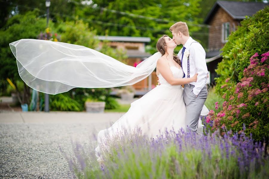 Svadobný fotograf Holly Firth Russell (holly9235). Fotografia publikovaná 8. mája 2019