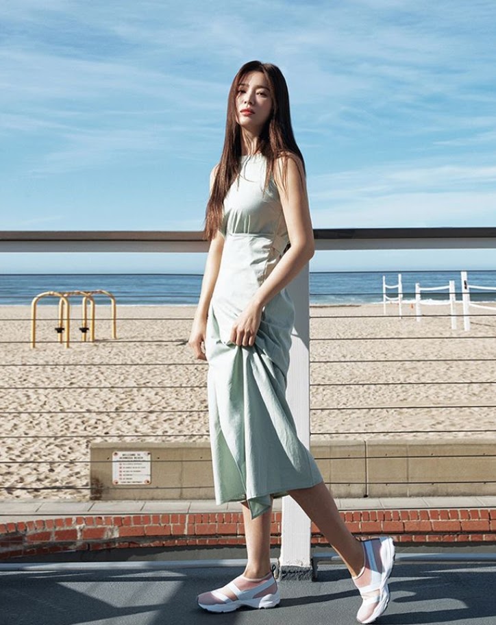 Song Hye Kyo's Beautiful Photos Taken At Sunrise With Vogue Korea