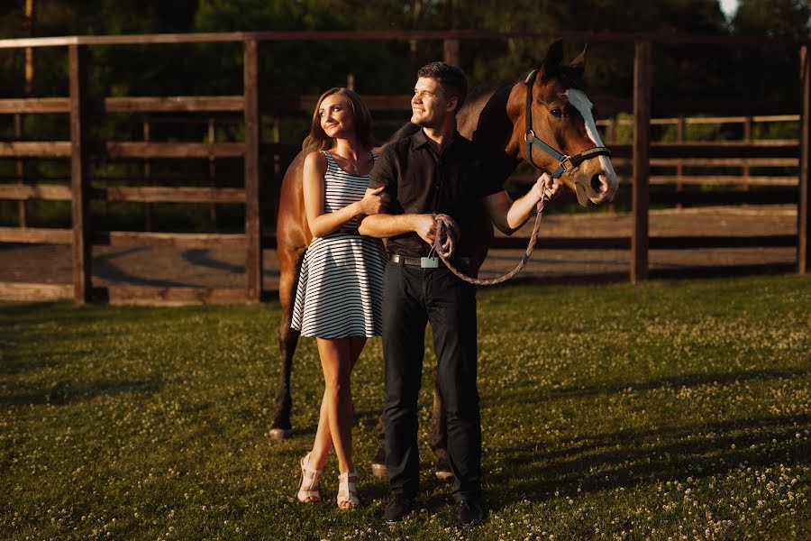 Wedding photographer Aleksandr Ufimcev (profoto74). Photo of 6 August 2015