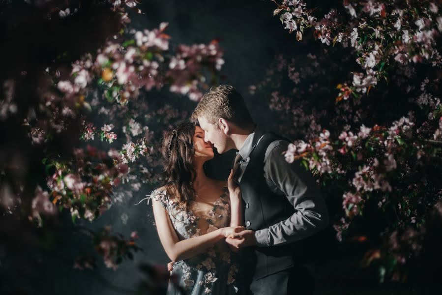 Wedding photographer Alya Malinovarenevaya (alyaalloha). Photo of 24 July 2019