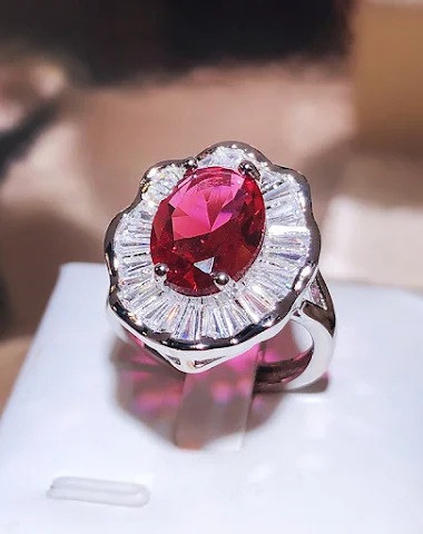 Bague femme rouge incrustée de pier - 0