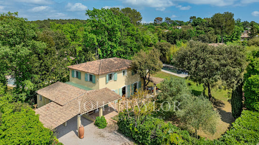 House with pool 1