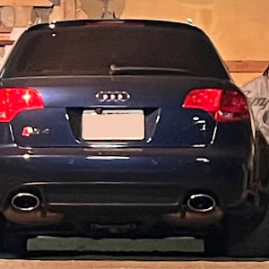 RS4 アバント B7