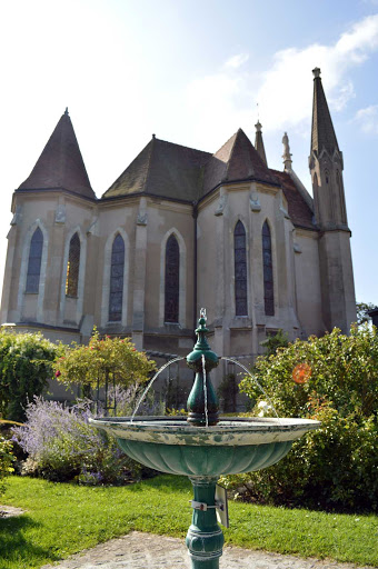 France-Lehavre-Chappelle-Notre-Dame.jpg - Our Lady of the Flots (Chappelle Notre Dame des Flots) stands on cliff of Sainte-Adresse near the port of Le Havre, France.