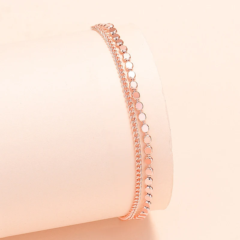 Pulseira geométrica prateada para mulheres Acessório de moda elegante e moderno Perfeita para uso diário Realce seu estilo com este lindo bracelete Adquira já a sua!