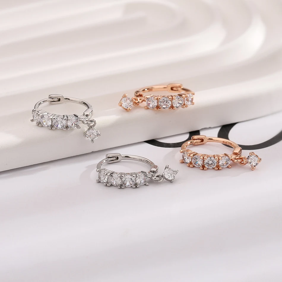 Mini brincos de argola com strass, estilo europeu e americano, personalizados, de PU, e charmosos. Adicione brilho ao seu visual.