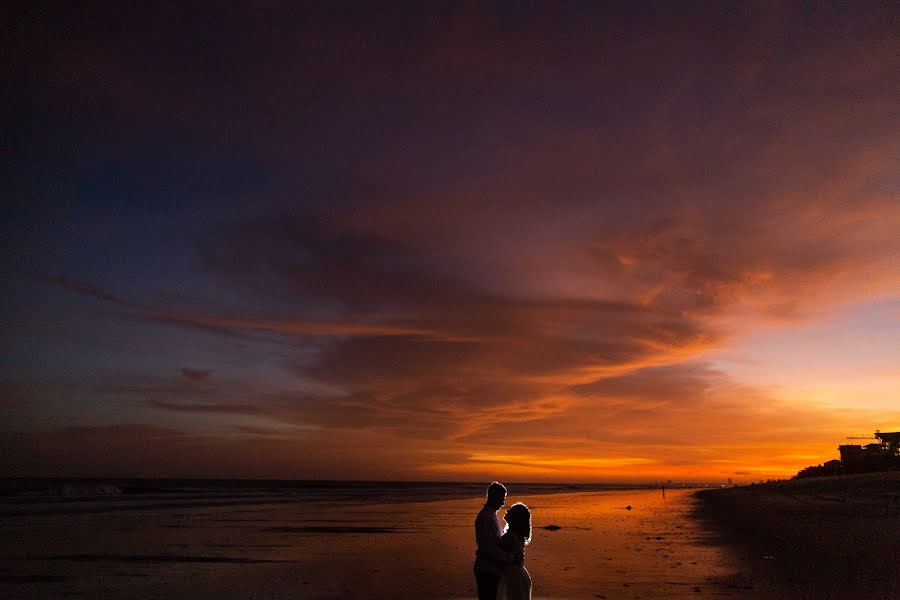 Fotógrafo de casamento Diego Velasquez (velasstudio). Foto de 14 de setembro 2022