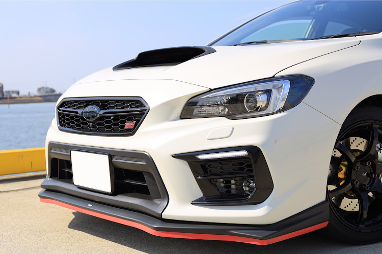 WRX S4の久しぶりの海・左斜め前写真展・エンブレム交換・洗車に関するカスタム事例の投稿画像4枚目
