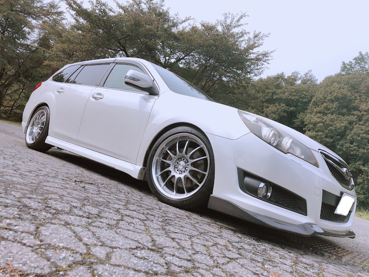 レガシィツーリングワゴンのホイール交換・マフラー交換・車高調整・洗車に関するカスタム事例の投稿画像4枚目