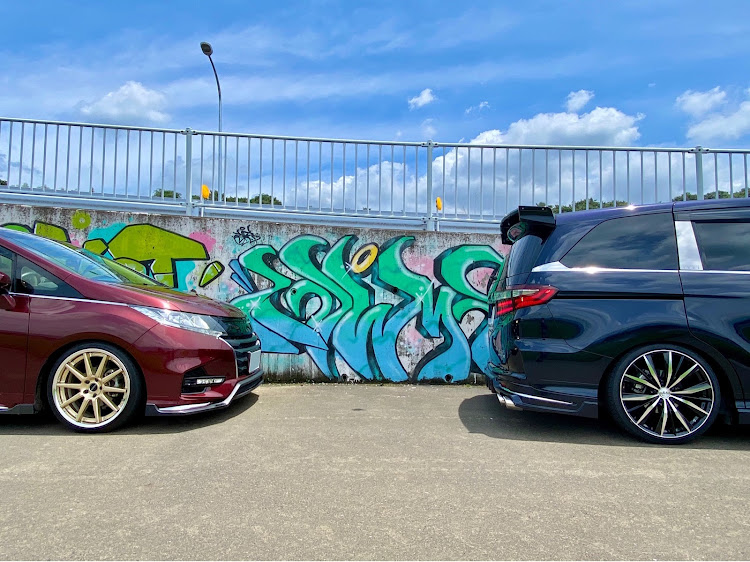 オデッセイのウォールアートリベンジ・晴れ男パワー全開・梅雨明けまでカウントダウン・レオニスええなぁ〜・２０インチの存在感に関するカスタム事例の投稿画像4枚目