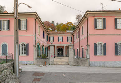 Villa with garden 3