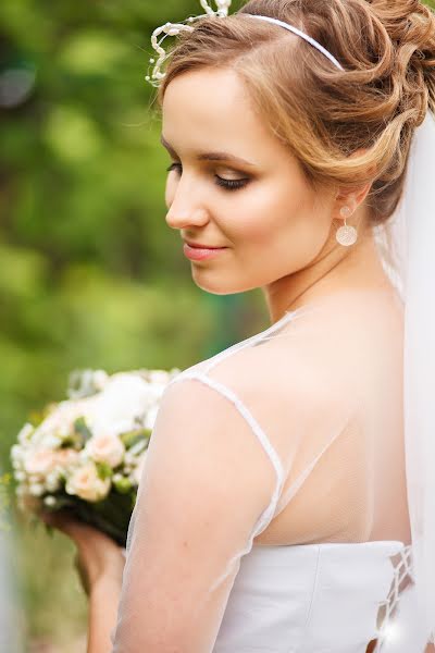 Fotógrafo de casamento Yana Rogozhina (yanaidea). Foto de 25 de outubro 2016