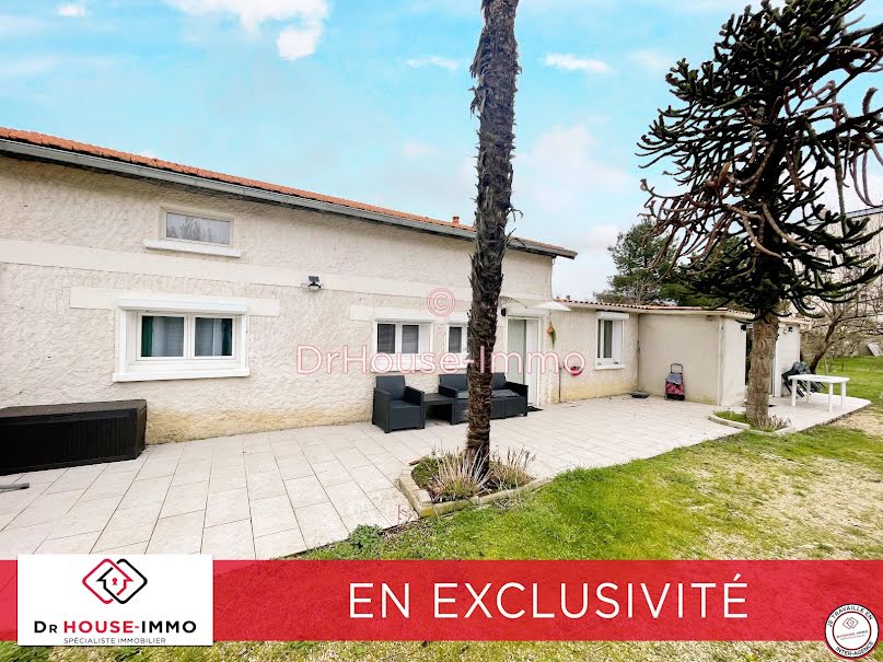 Vente maison 3 pièces 70 m² à Chatellerault (86100), 106 000 €