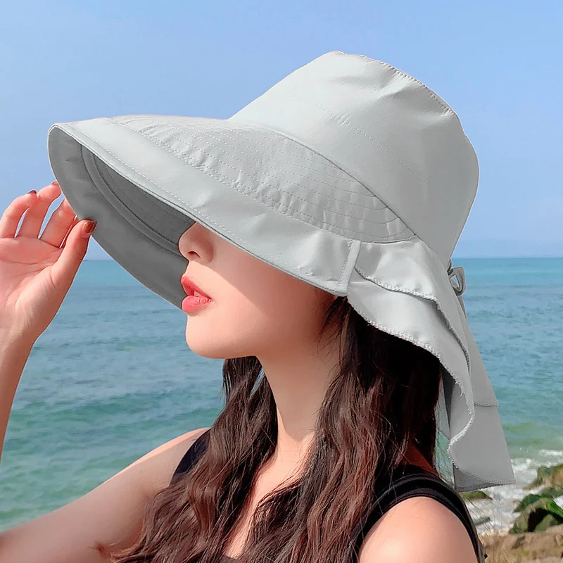 Zomerhoed voor dames met nekbescherming, biedt optimale bescherming tegen de zon, ideaal voor een zonnige zomerse dag.