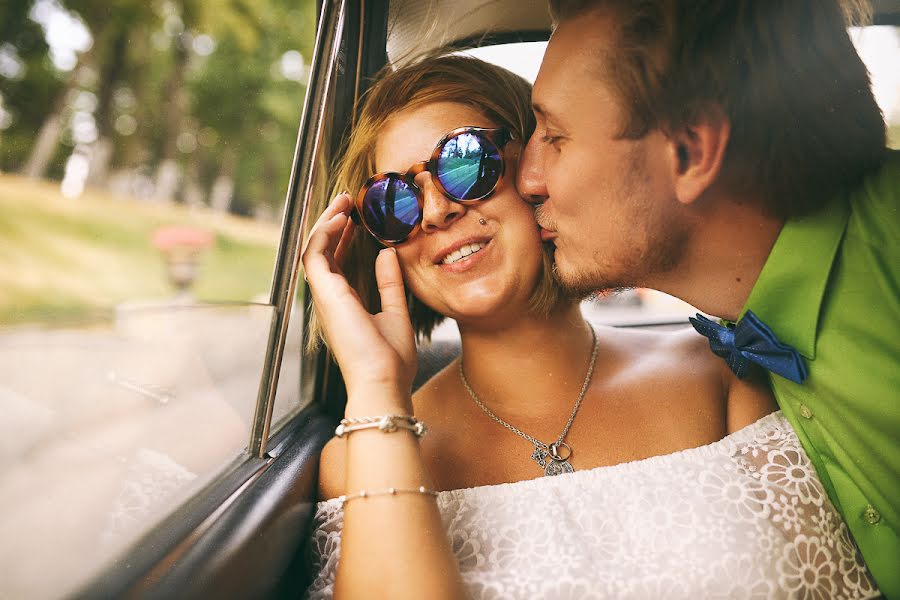 Fotógrafo de casamento Aleksandr Saribekyan (alexsaribekyan). Foto de 14 de agosto 2014