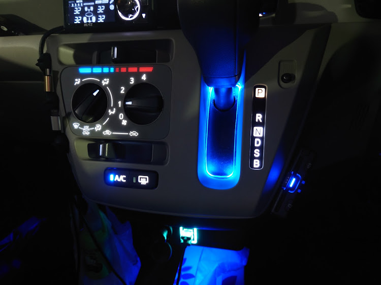 ミライースのLA3系の会・LED打ち替えに関するカスタム事例の投稿画像1枚目