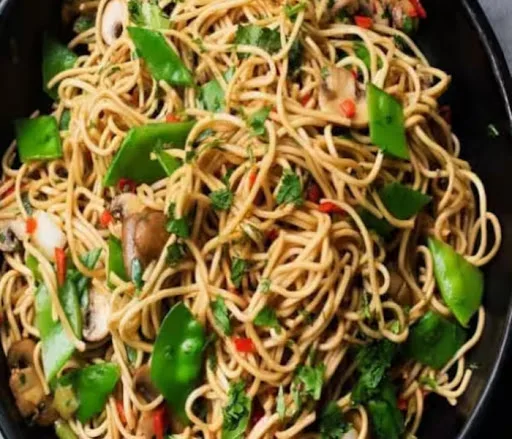 Hakka Chicken Noodles