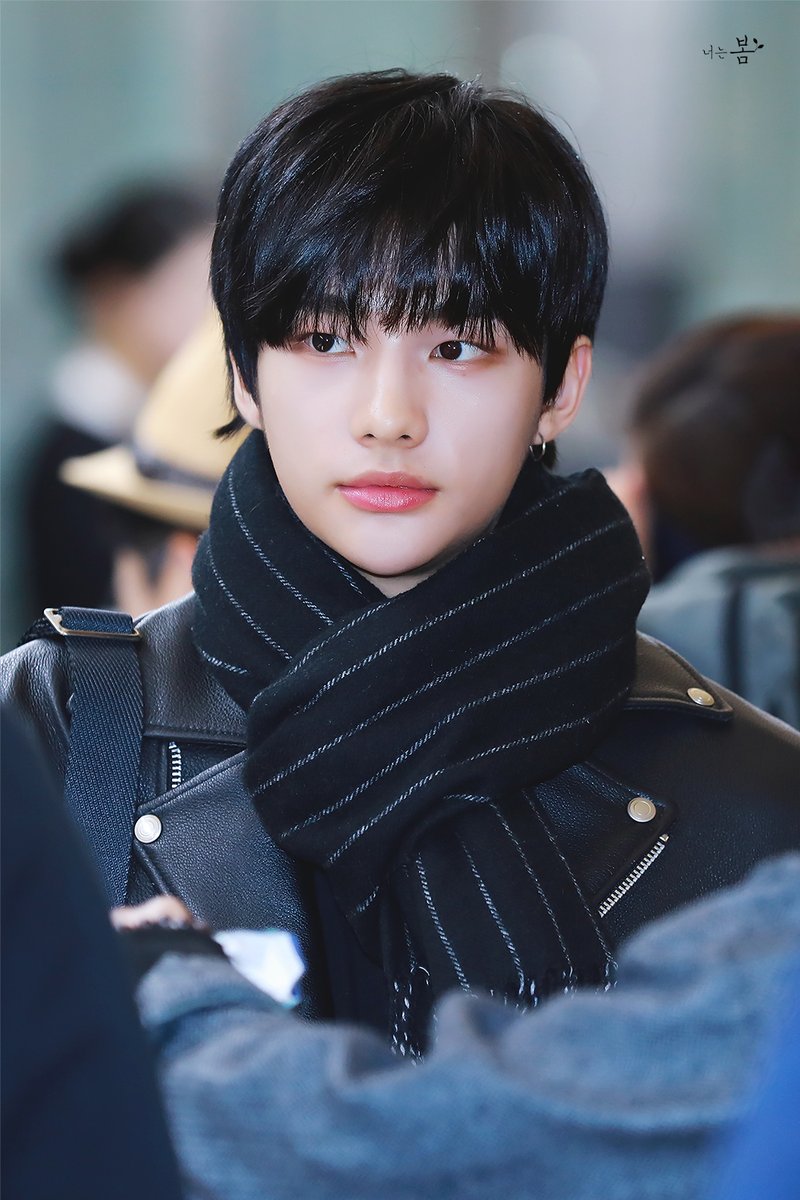 Hwang Hyunjin Black Hair - Dusolapan