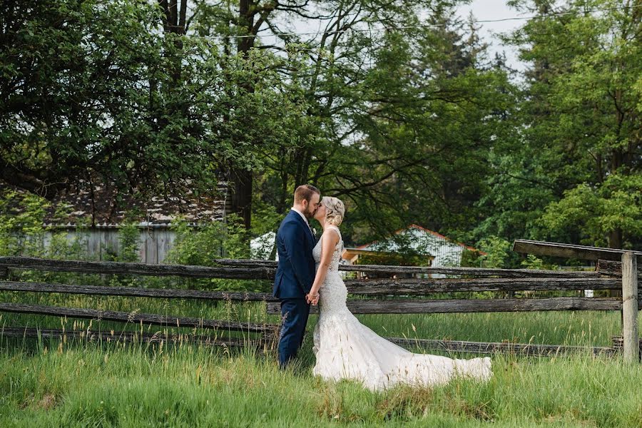 Fotografo di matrimoni Amber-Leigh Bull (amberleighphotog). Foto del 26 aprile 2019