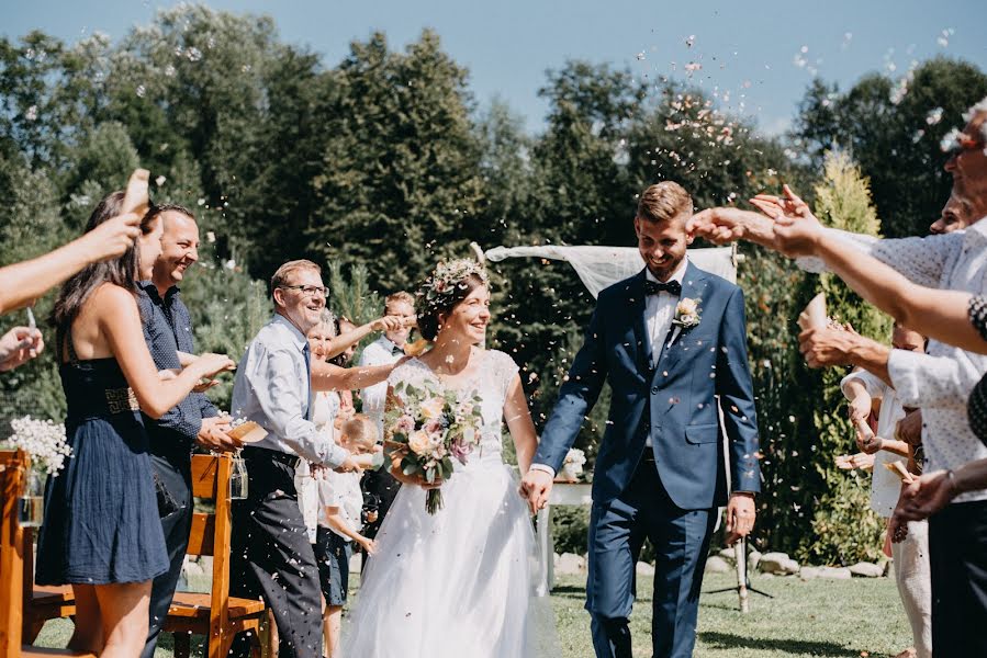 Fotógrafo de casamento Káťa Barvířová (opuntiaphoto). Foto de 31 de janeiro 2018