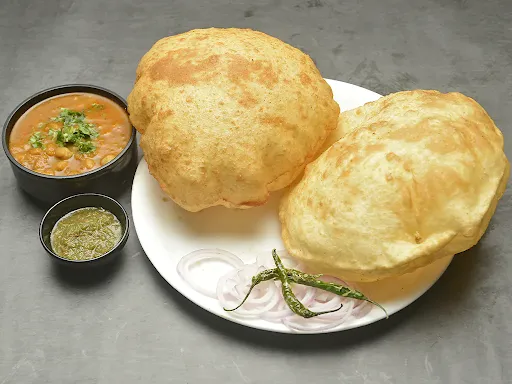 Punjabi Chole Bhature [2 Bhature]