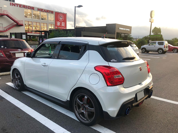 スイフトスポーツの夕方から晴れた・同級生と夕飯・連れはフッサフサ・お互い独身オヤジに関するカスタム事例の投稿画像9枚目