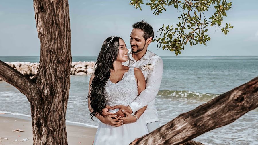 婚禮攝影師Alejo Buelvas（alejandrobuelvas）。2020 8月11日的照片
