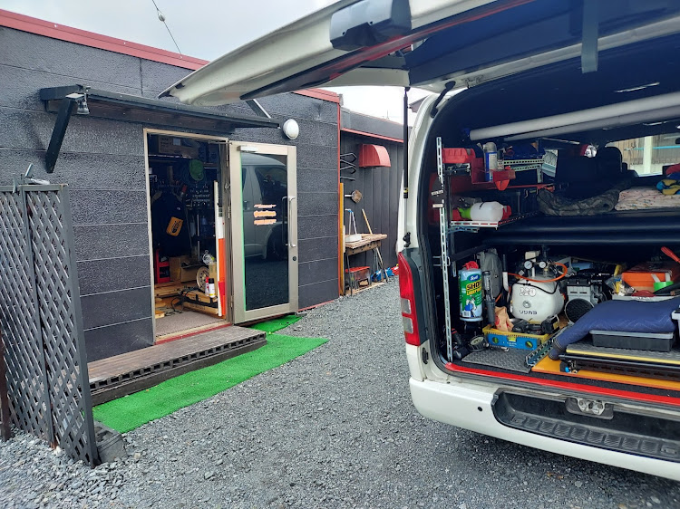 ハイエースバンの休日の過ごし方・蒸し暑い・まだまだこれから・DIYに関するカスタム事例の投稿画像1枚目