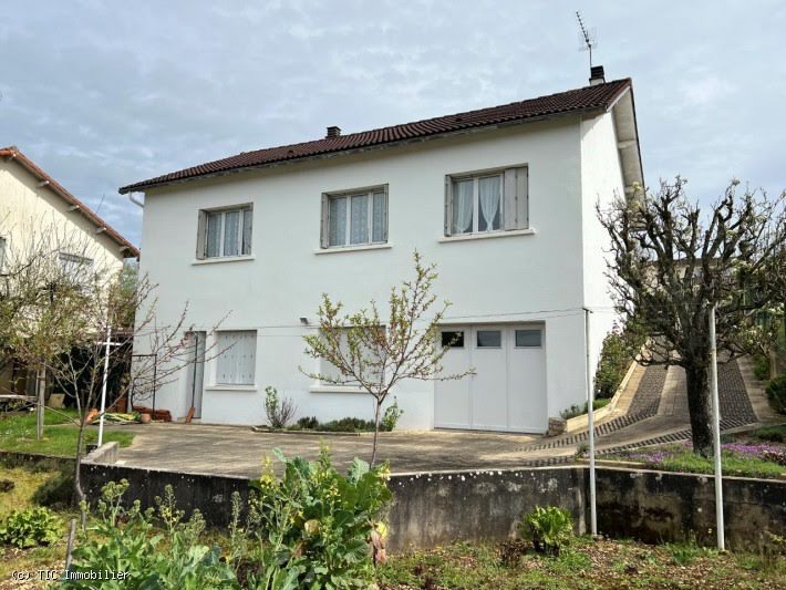 Vente maison 6 pièces 112 m² à Ruffec (16700), 143 000 €