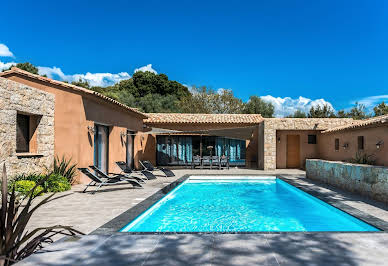 Propriété avec piscine en bord de mer 13