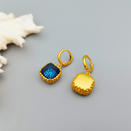 Title 5, Hollow Cloud Pattern Sapphire Pendant Ear Clip ...
