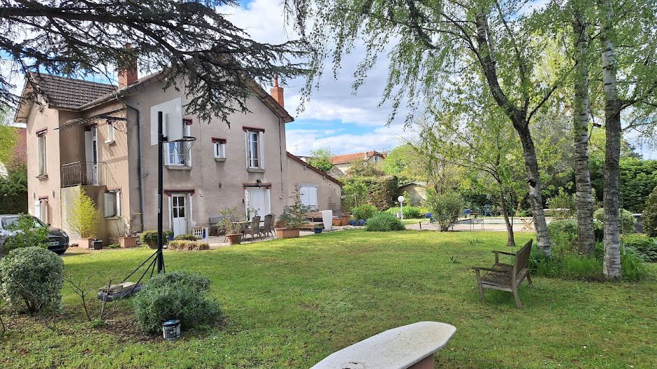 Vente maison 6 pièces 176 m² à Saint-remy (71100), 260 000 €