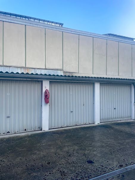 Vente parking  12 m² à Montreuil (93100), 22 000 €