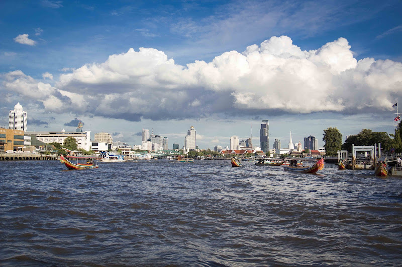 Big Cloud over Bangkok di Alessandra Savi