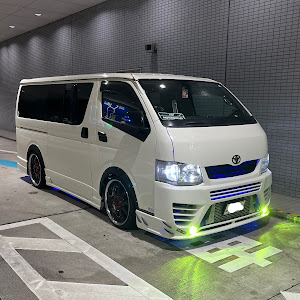 ハイエースバン TRH200V