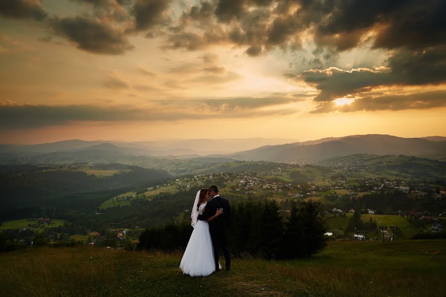 Fotografo di matrimoni Radek Radziszewski (radziszewski). Foto del 25 giugno 2018