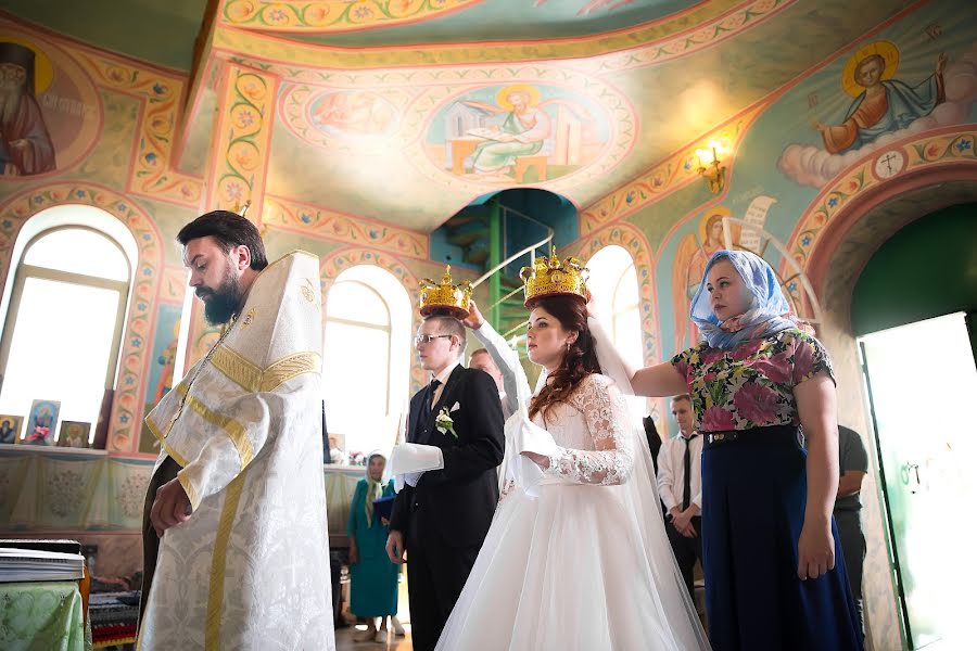 Jurufoto perkahwinan Sabina Cherkasova (sabinaphotopro). Foto pada 14 Disember 2018
