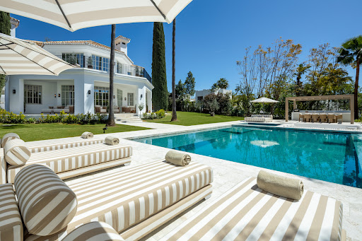 Villa with pool and terrace 2