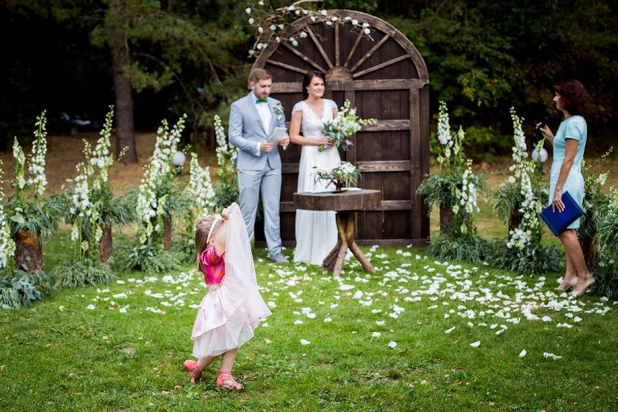 Fotógrafo de casamento Tasha Kotkovec (tashakotkovets). Foto de 10 de fevereiro 2016