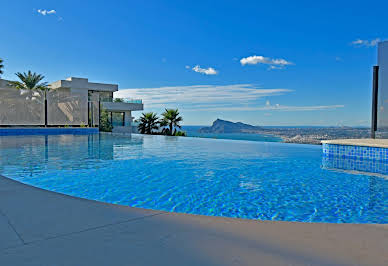 Villa with pool and terrace 3