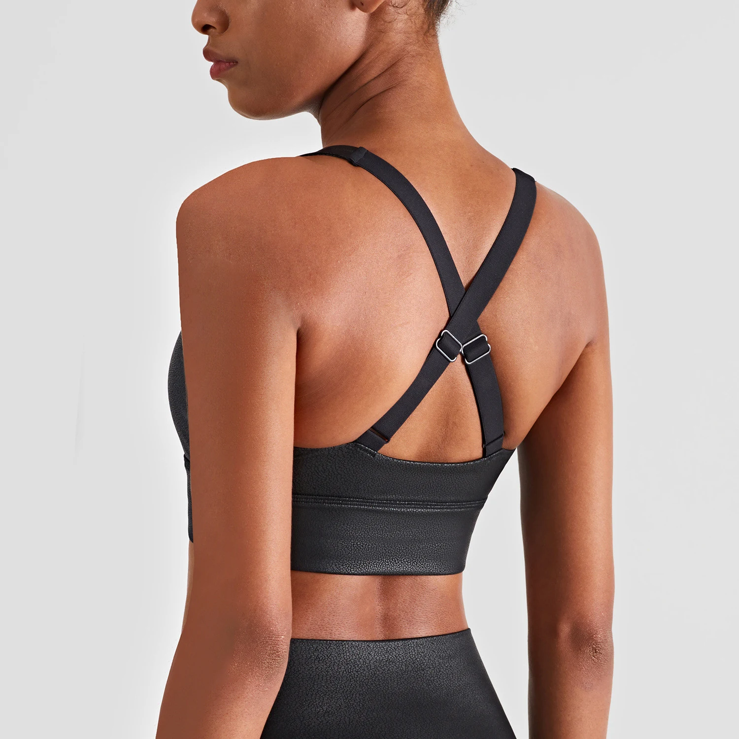 Sonbahar ve Kış Kadın Nude Baskılı Tie-dye Yoga Pantolonu, antrenmanlarınız ve günlük aktiviteleriniz için konfor ve stil sunar.