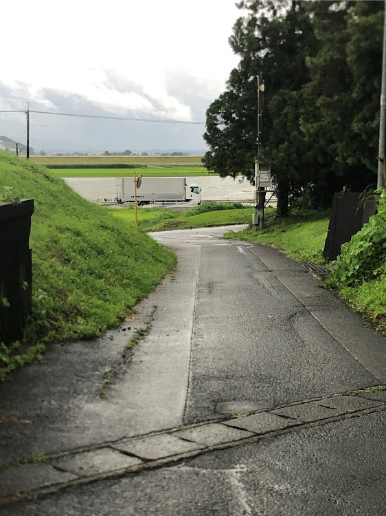 アルテッツァのシャコタン詐欺師・海の近くの家！？・千と千尋の神隠しっぽいに関するカスタム事例の投稿画像1枚目